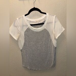 Under Skies Women's Size Small Gray and White Top